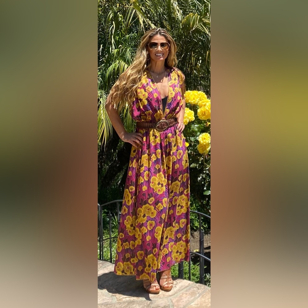 🧡💜 On-Trend FW2026💜🧡
Anthropologie—Shimmery, Bohemian, Shine Kaftan